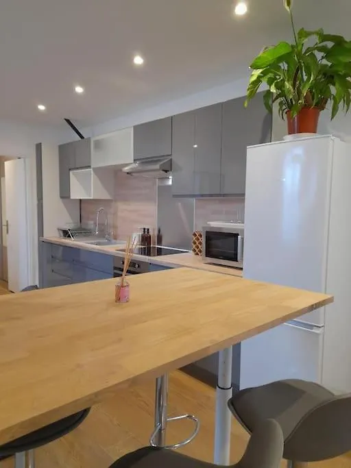 Apartment Neo'Art Appartement Face A La Gare * * * Aulnay-sous-Bois