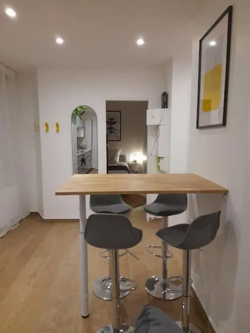 Neo'Art Appartement Face A La Gare * * * Aulnay-sous-Bois France