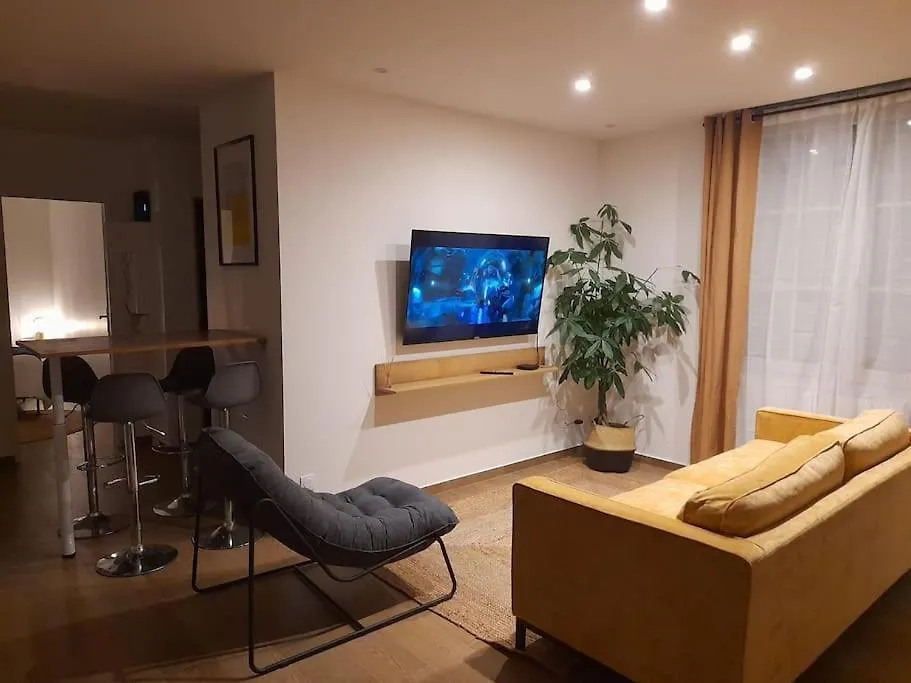 Apartment Neo'Art Appartement Face A La Gare * * * Aulnay-sous-Bois France