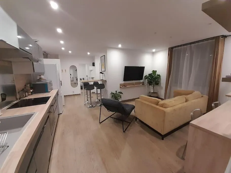 Neo'Art Appartement Face A La Gare * * * Aulnay-sous-Bois 0*,