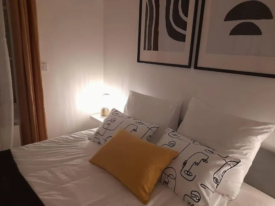Apartment Neo'Art Appartement Face A La Gare * * * Aulnay-sous-Bois