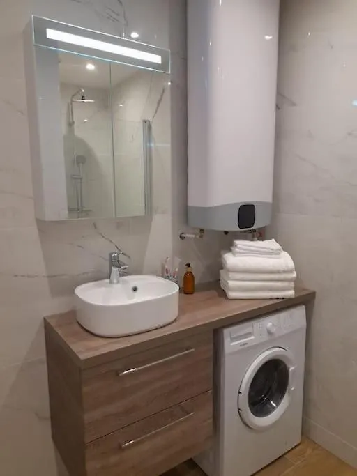 Apartment Neo'Art Appartement Face A La Gare * * * Aulnay-sous-Bois France
