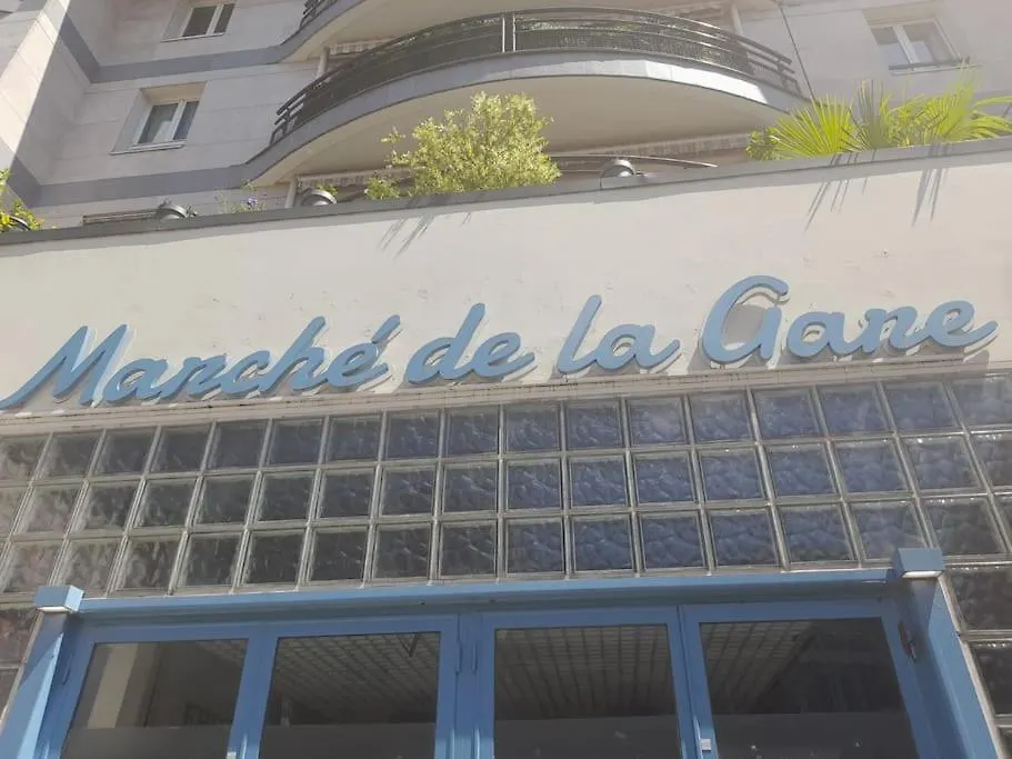 Neo'Art Appartement Face A La Gare * * * Aulnay-sous-Bois 0*,  France